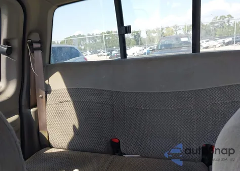 2000 Ford F-150 Lariat/Work Series/Xl/Xlt z USA, uszkodzony, nr VIN 1FTRX17W1YNA42128